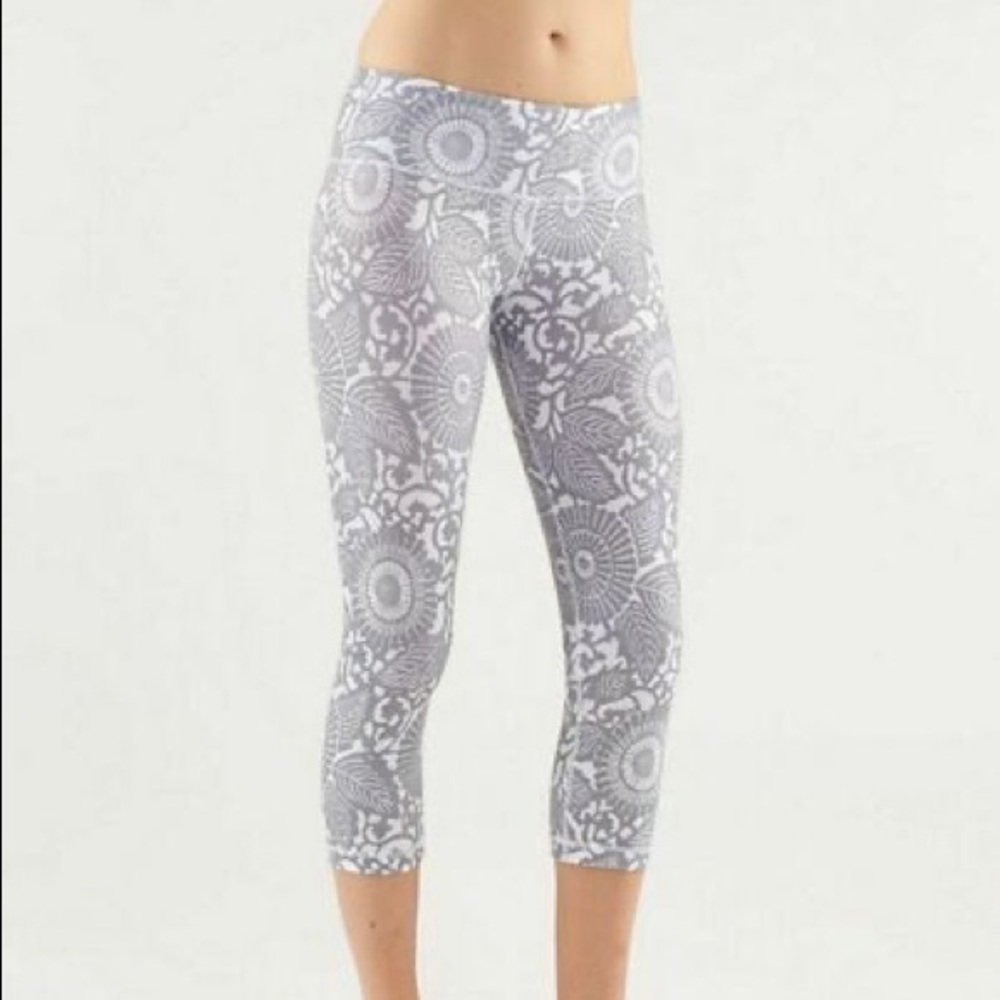RARE: Lululemon Wunder Under Crop Beachy Floral
